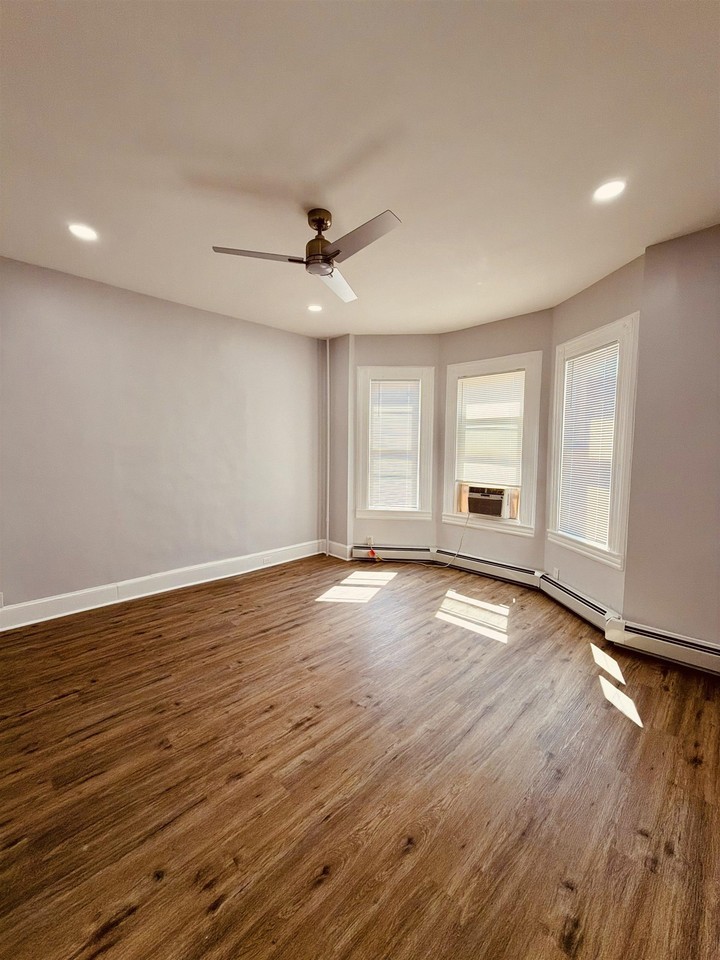 114 Graham St #2 - Photo 3 of 9