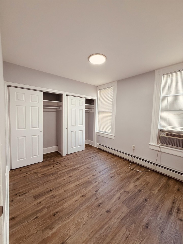 114 Graham St #2 - Photo 5 of 9