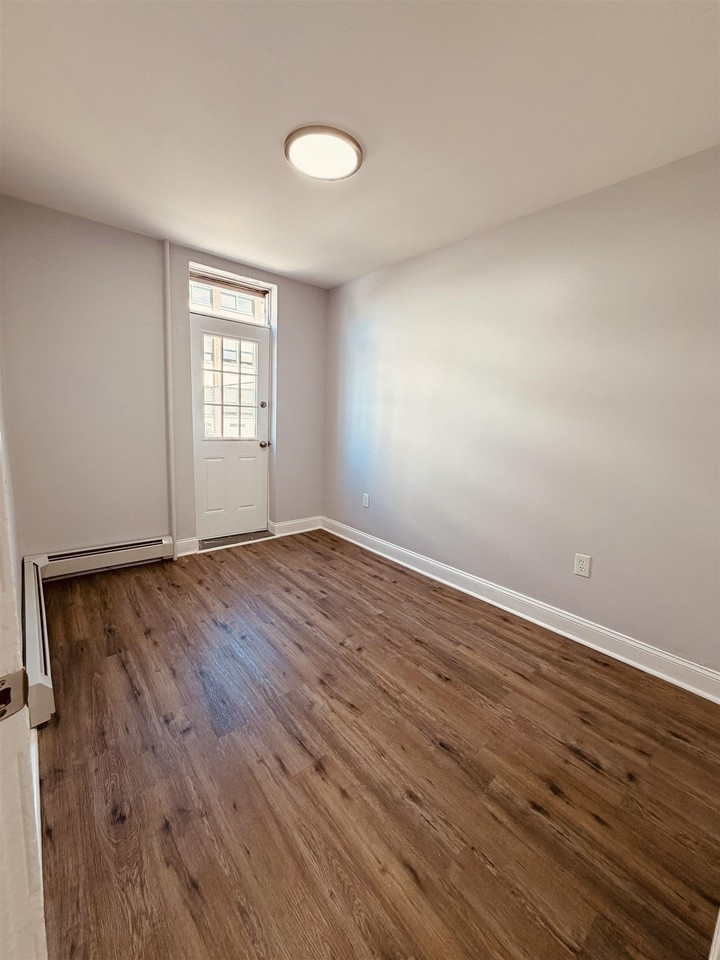 114 Graham St #2 - Photo 6 of 9