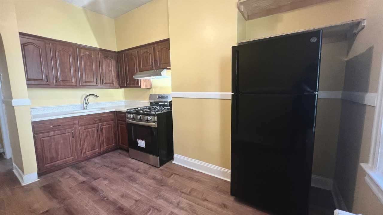212 Wilkinson Ave #1 - Photo 3 of 17
