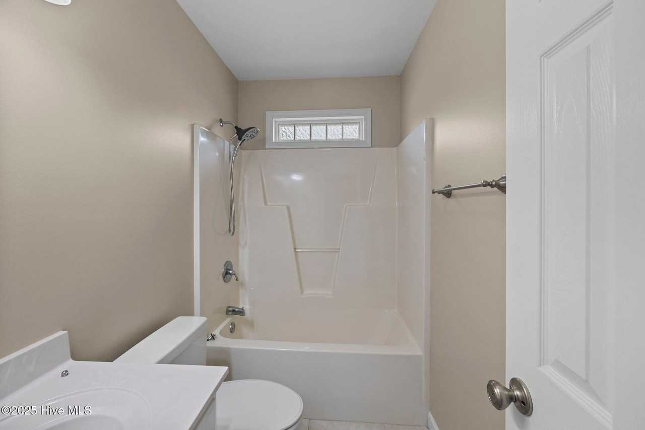 100 Iverson Ln - Photo 7 of 35
