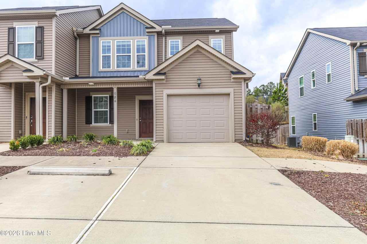 684 Red Cedar Ct - Photo 4 of 50