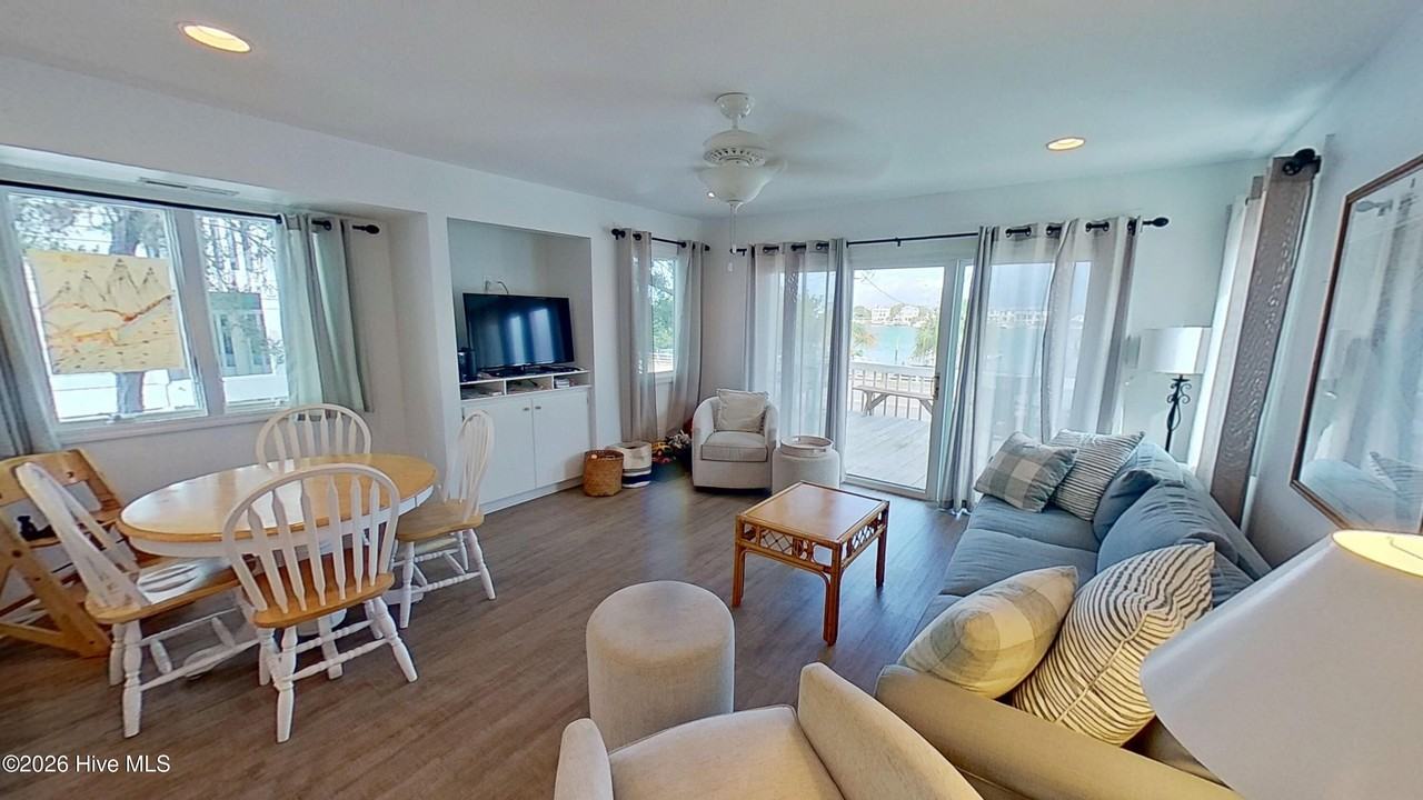 120 Lumina Ave S #A - Photo 3 of 34
