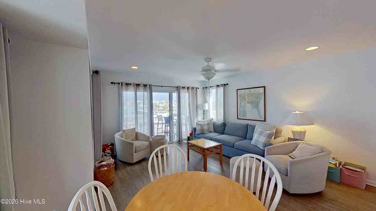 120 Lumina Ave S #A - Photo 4 of 34