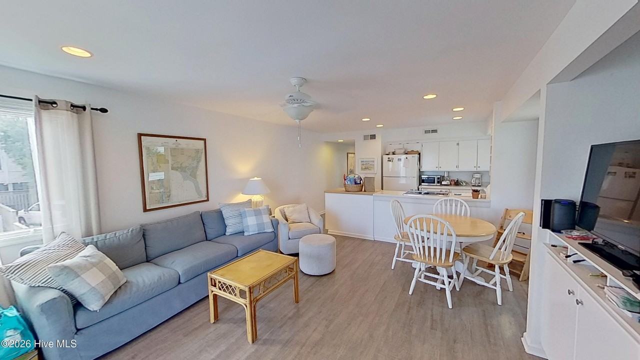 120 Lumina Ave S #A - Photo 5 of 34