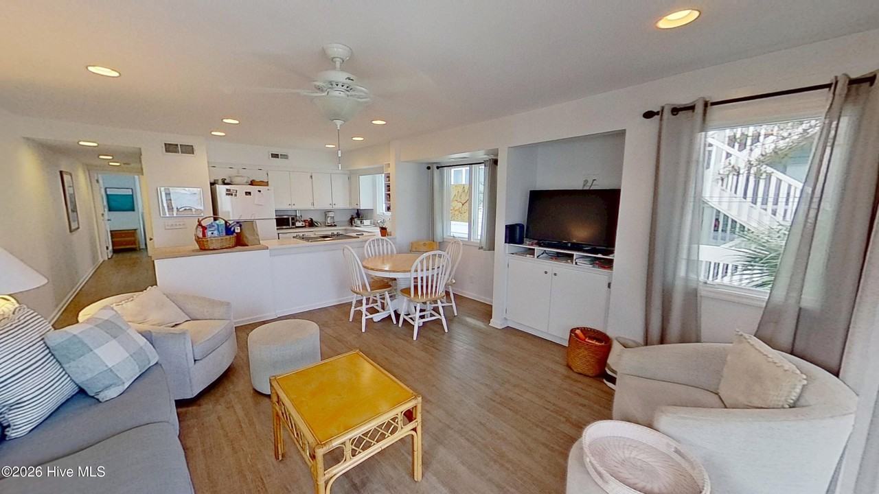 120 Lumina Ave S #A - Photo 6 of 34