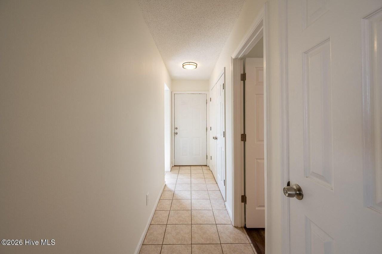 107 Barts Dr - Photo 3 of 18