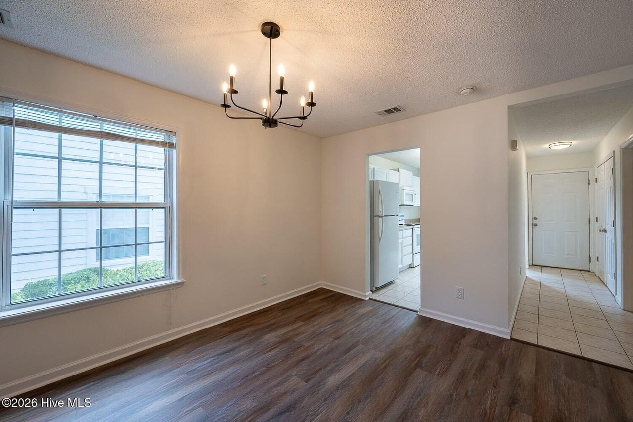 107 Barts Dr - Photo 7 of 18