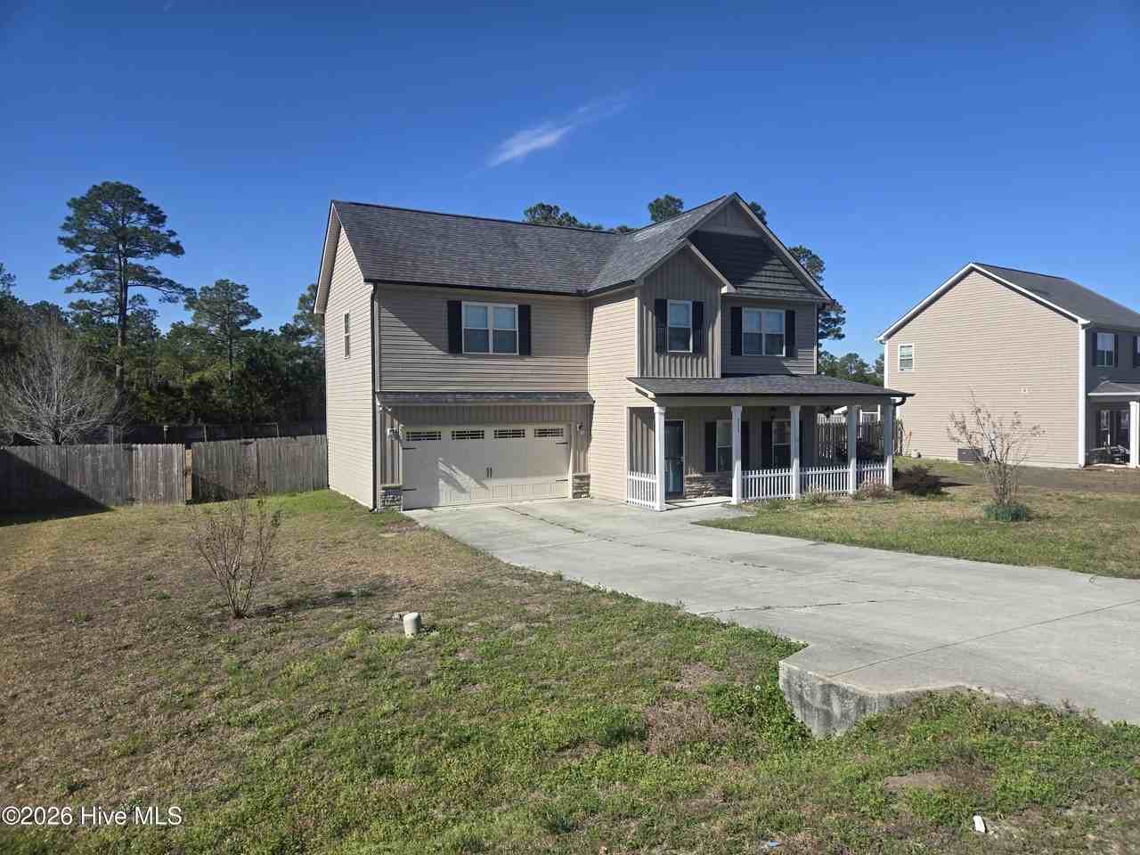 333 Inverness Dr - Photo 2 of 17