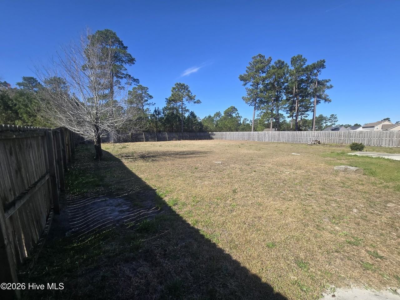 333 Inverness Dr - Photo 4 of 17
