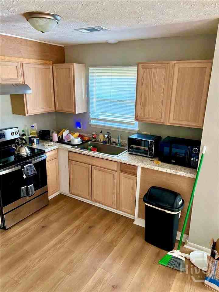 340 Paris St - Photo 6 of 7