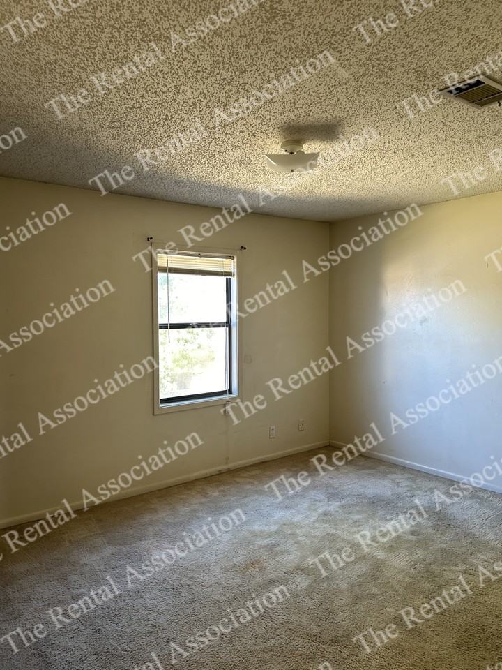 133 Jennifer Ln #1 - Photo 4 of 15