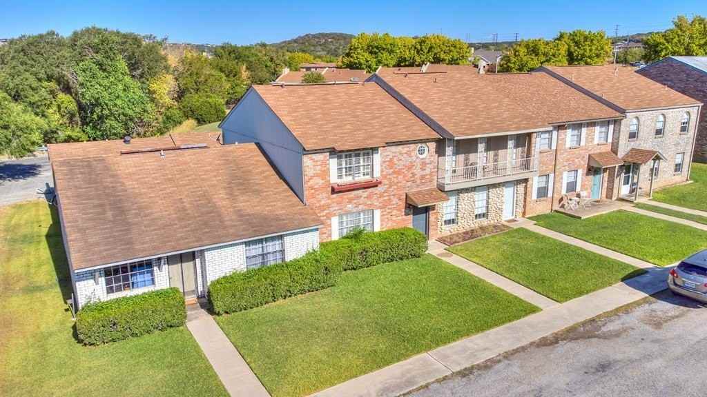 1908 Leslie Dr - Photo 5 of 26