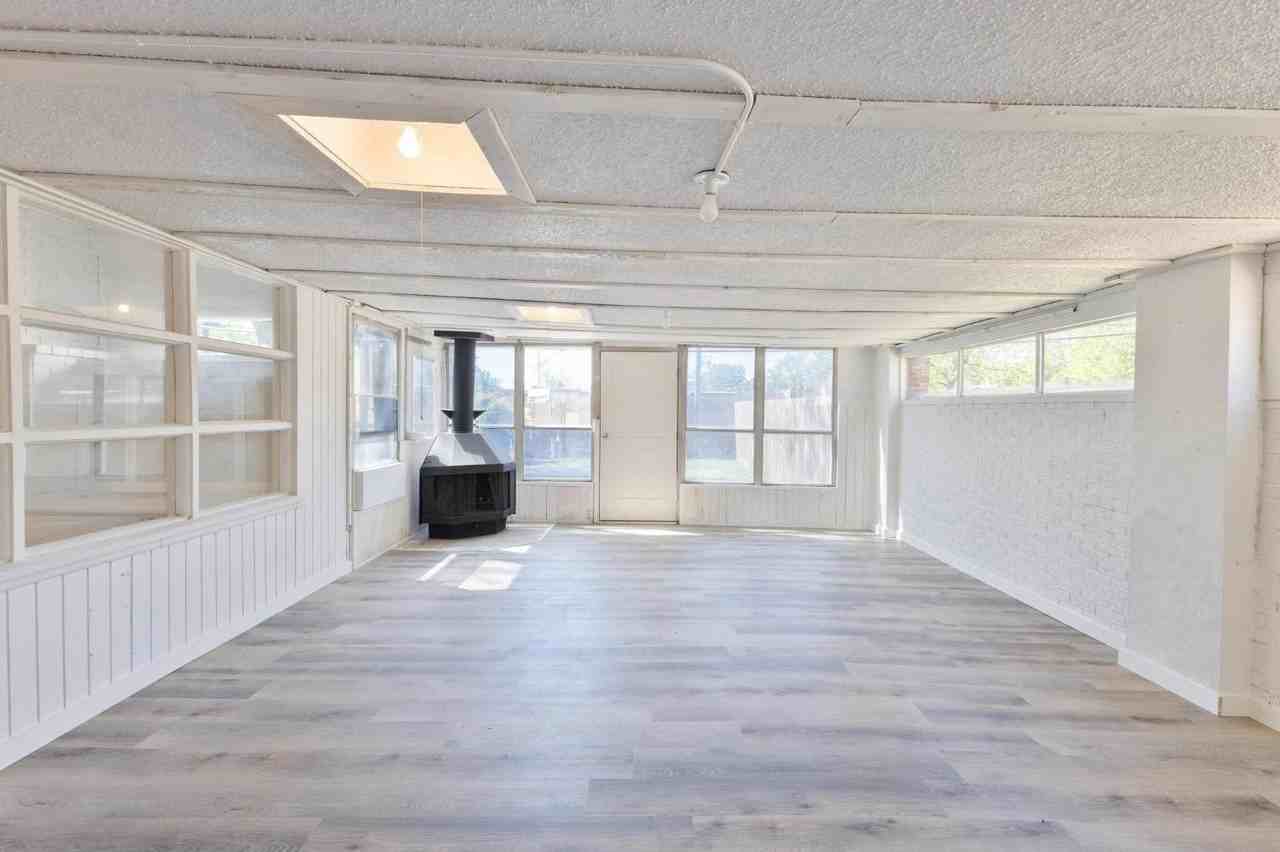 2513 44th St - Photo 5 of 22