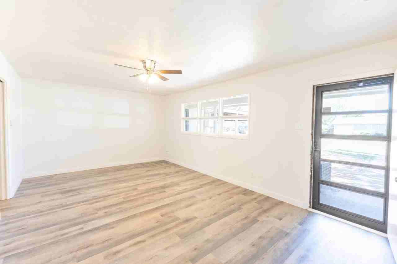 2513 44th St - Photo 6 of 22