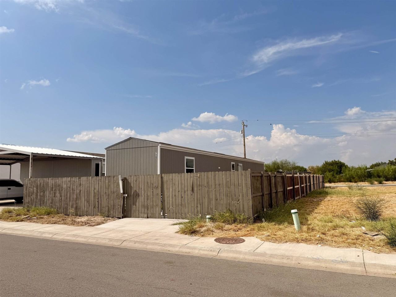 720 Big Leaf Dr - Photo 2 of 25