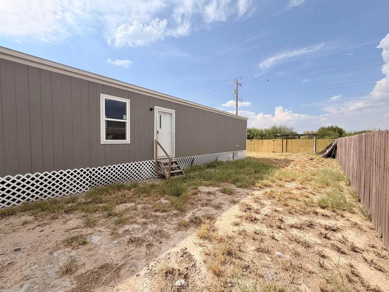 720 Big Leaf Dr - Photo 5 of 25