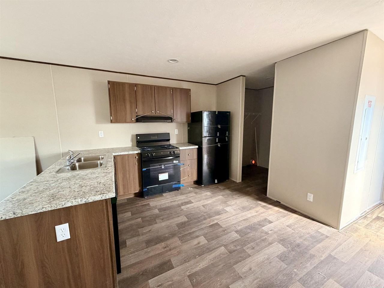 720 Big Leaf Dr - Photo 7 of 25