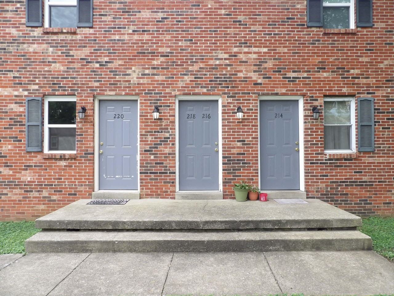 218 Centennial Dr - Photo 2 of 46