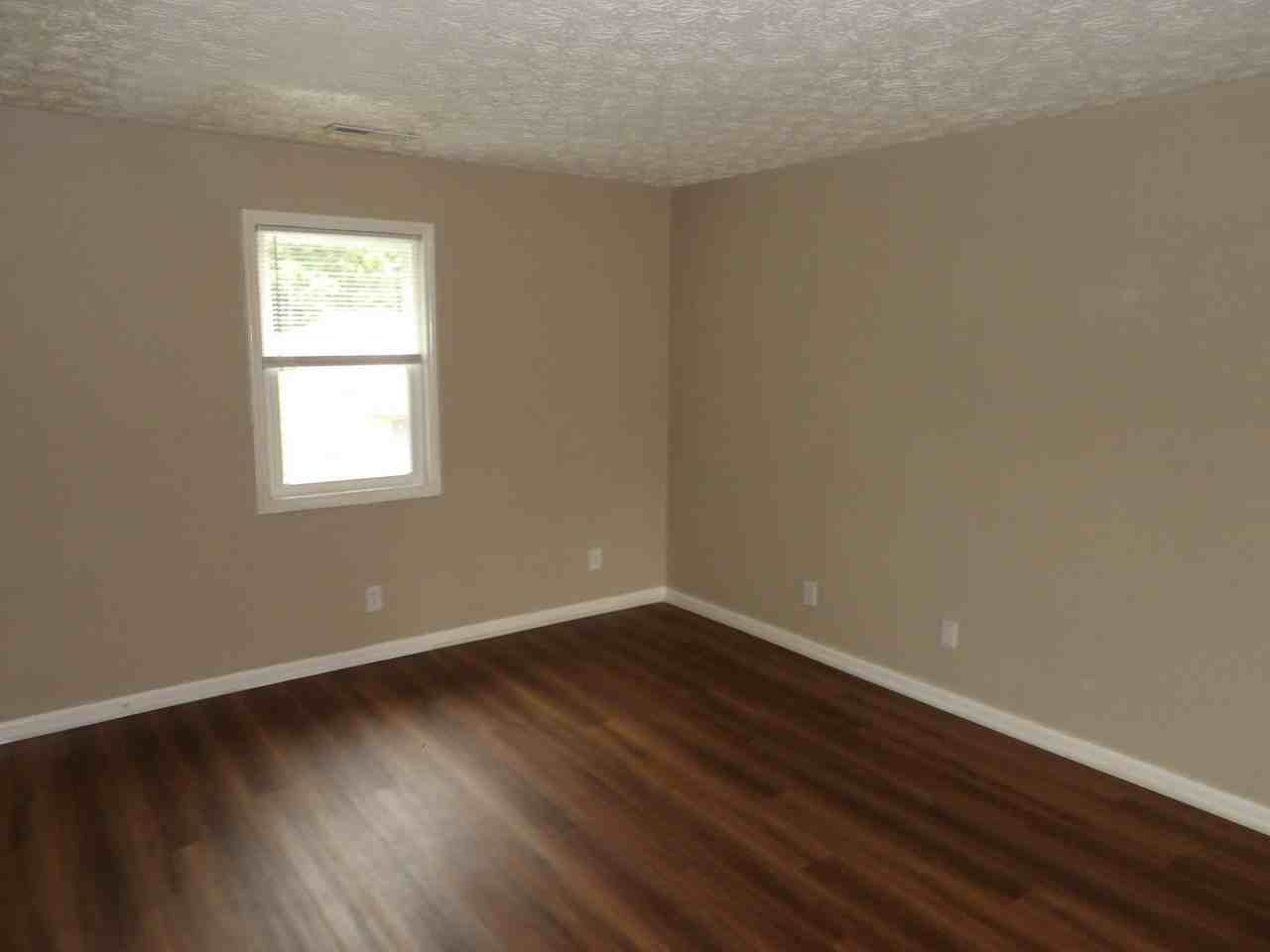 218 Centennial Dr - Photo 5 of 46