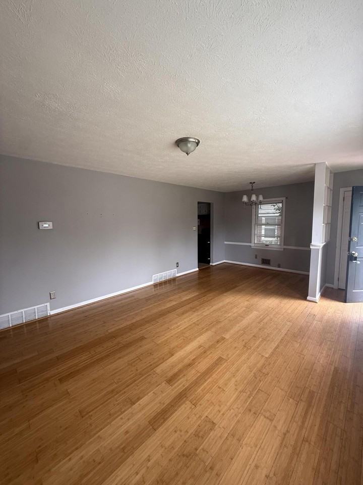 2149 Violet Rd - Photo 2 of 10
