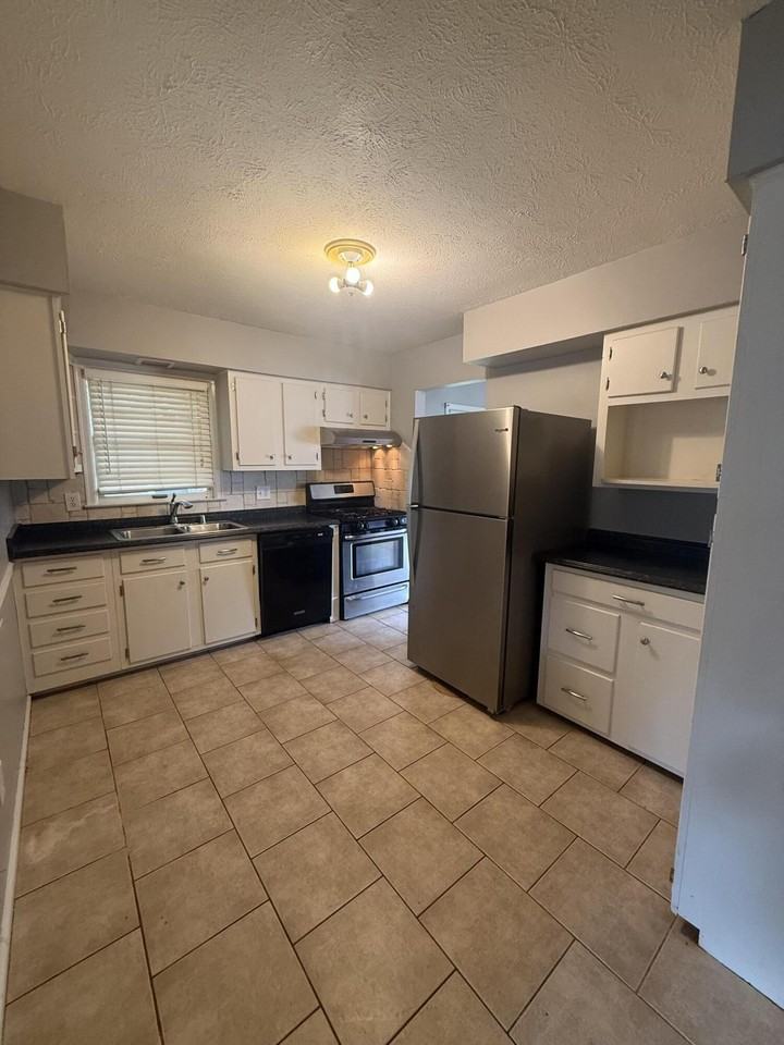 2149 Violet Rd - Photo 3 of 10