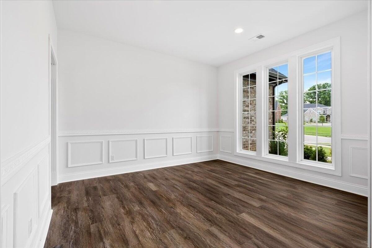 413 Weston Park - Photo 4 of 50