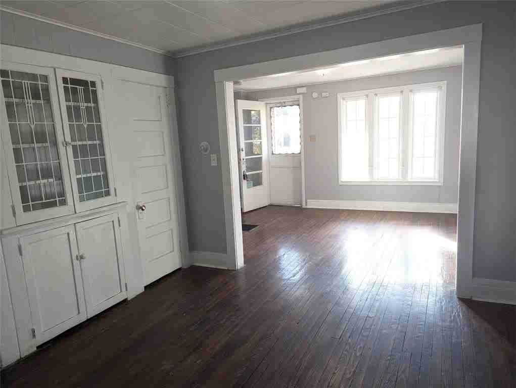 545 Park Pl - Photo 4 of 14