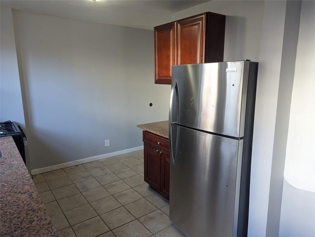 545 Park Pl - Photo 7 of 14