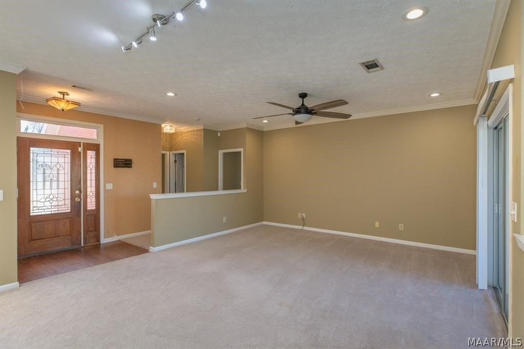 7460 Old Barn Rd - Photo 4 of 26