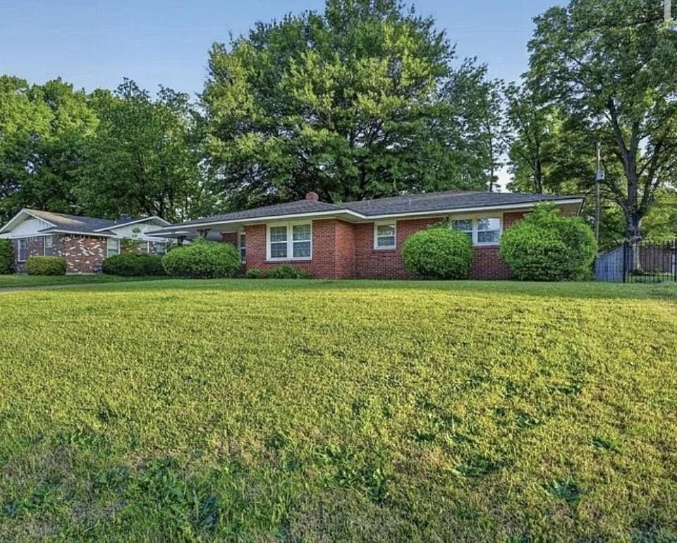 1510 Bonnie Dr - Photo 3 of 12