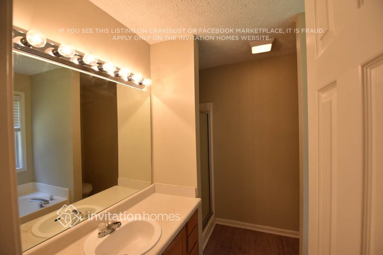 402 Parlor Cir - Photo 5 of 8