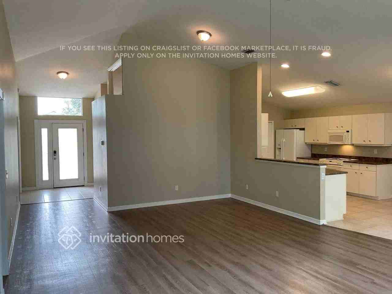 1121 Hartbourne Ln - Photo 2 of 10
