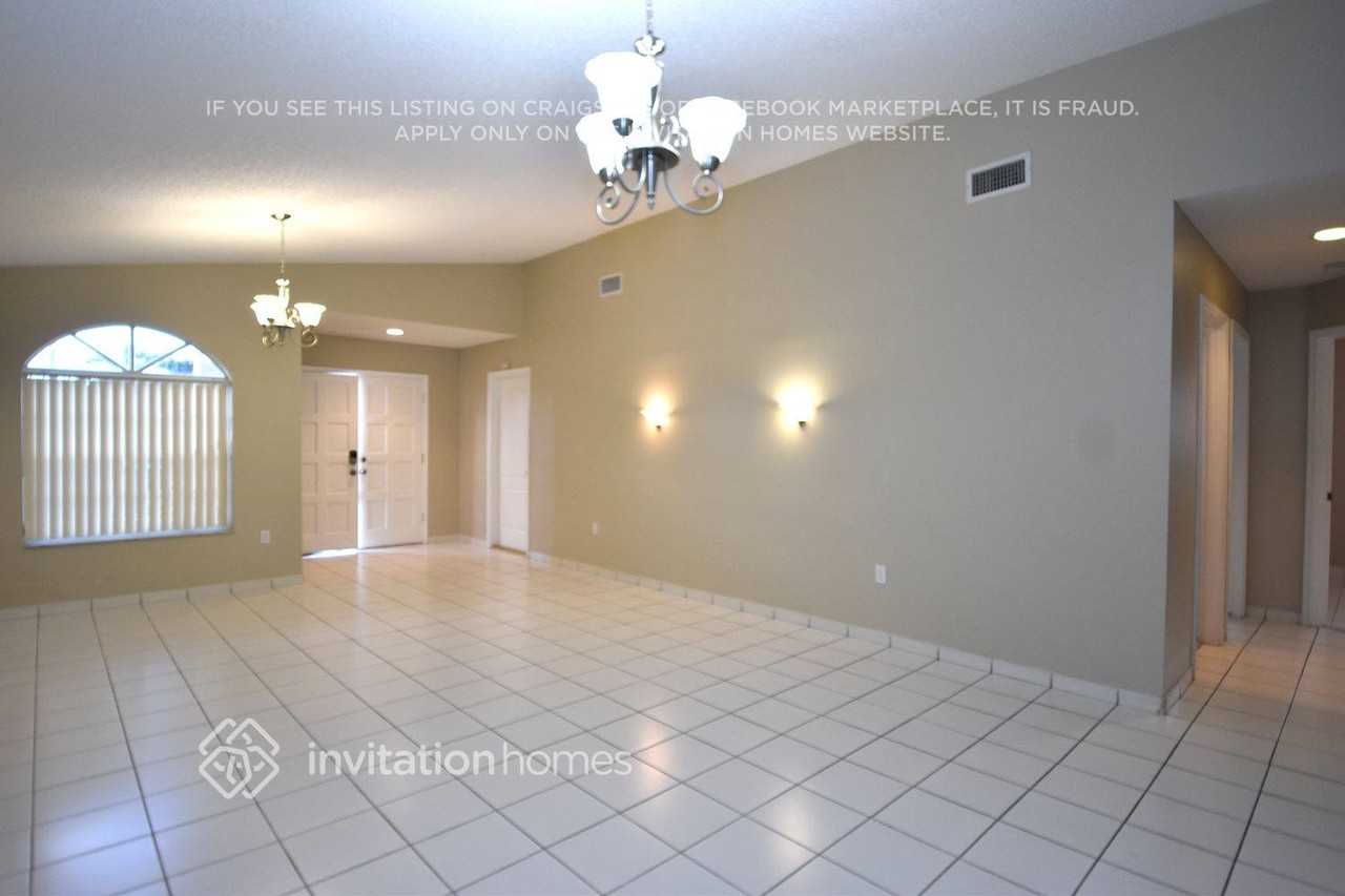 1276 Sw 143rd Pl - Photo 2 of 15