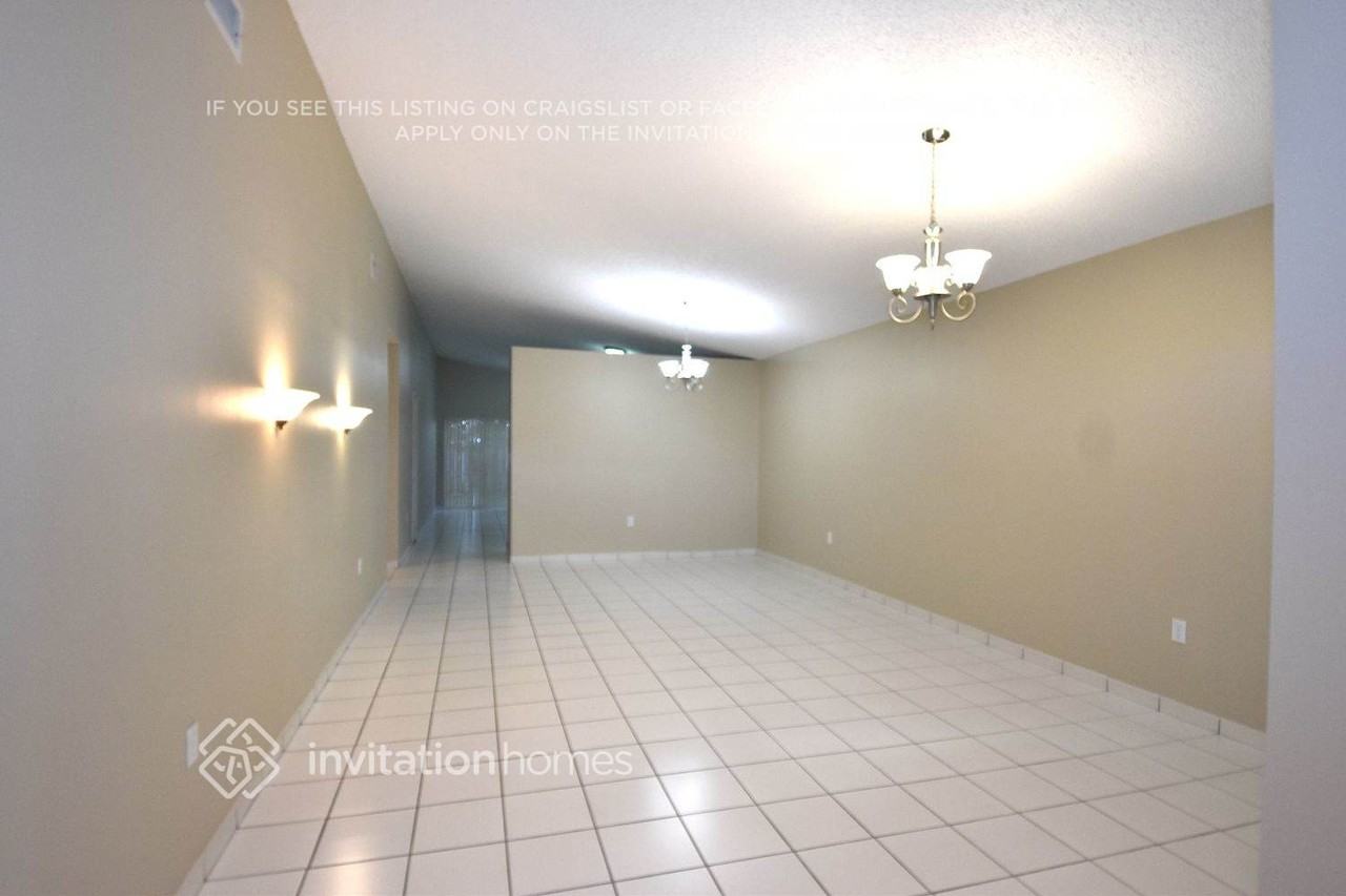 1276 Sw 143rd Pl - Photo 5 of 15