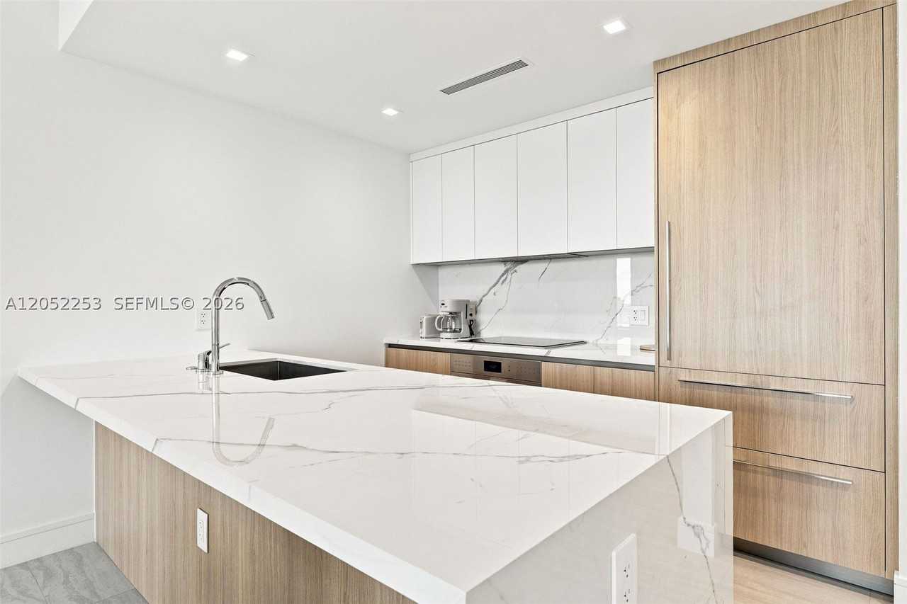 Laguna Cir #1704 - Photo 4 of 50
