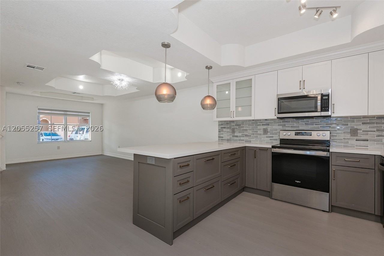 8423 S NW 138th Terrace #2802 - Photo 2 of 28