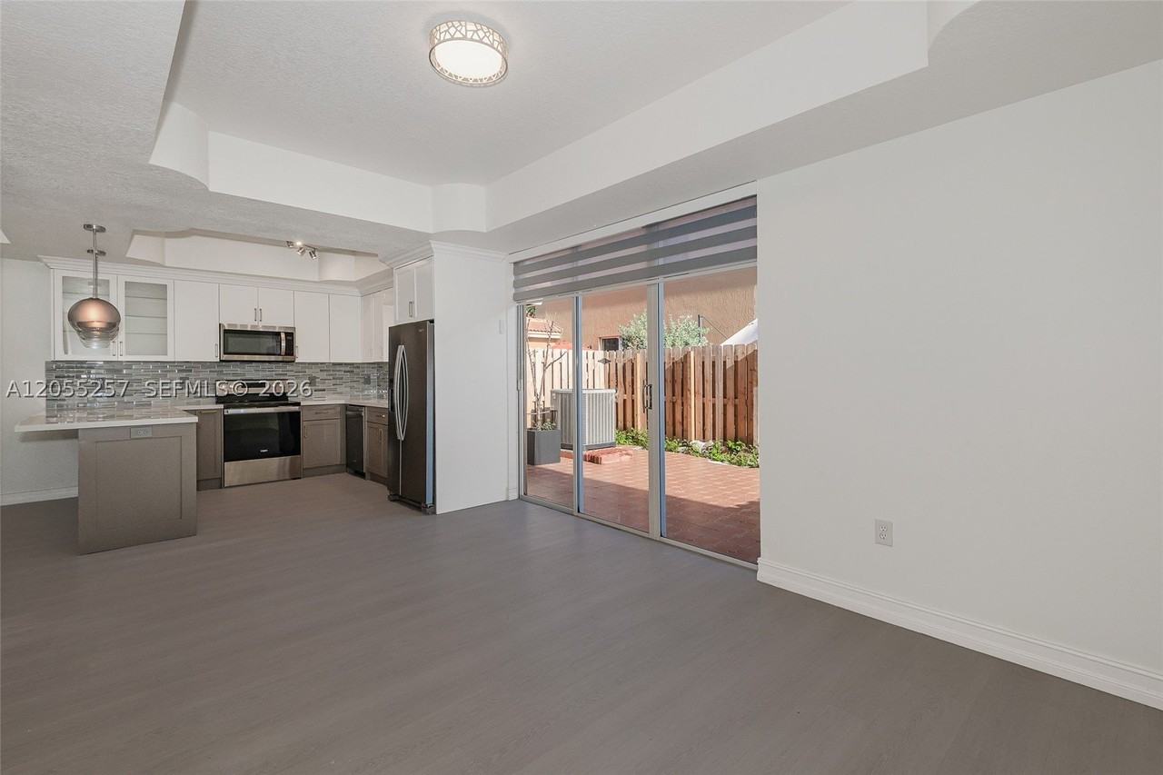 8423 S NW 138th Terrace #2802 - Photo 5 of 28