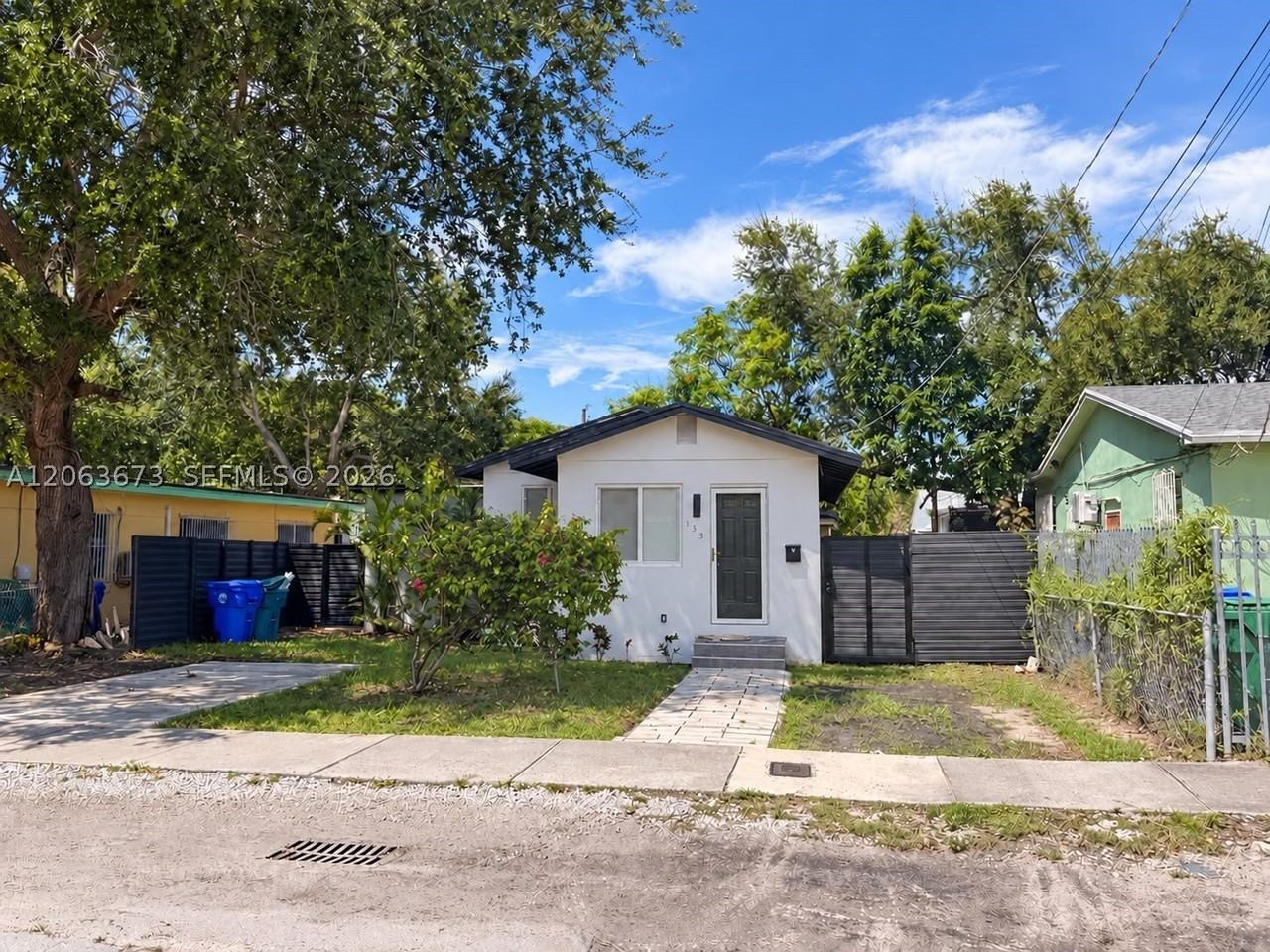 135 Nw 68th St - Photo 3 of 20
