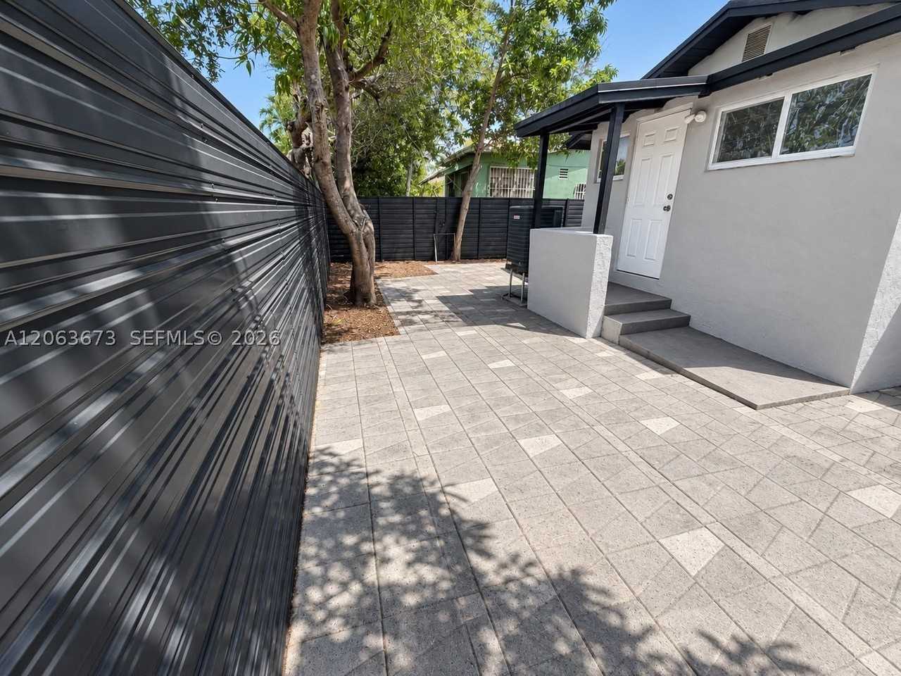 135 Nw 68th St - Photo 6 of 20