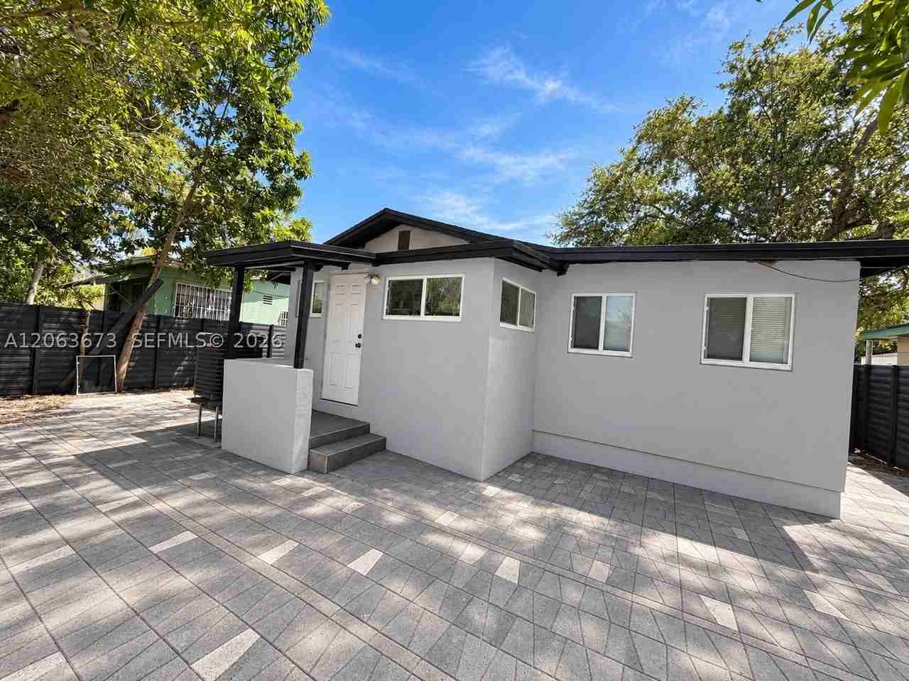 135 Nw 68th St - Photo 7 of 20