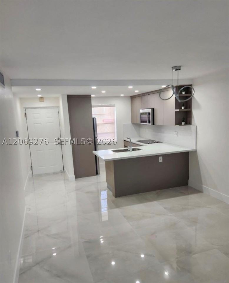 9440 Fontainebleau Blvd #508