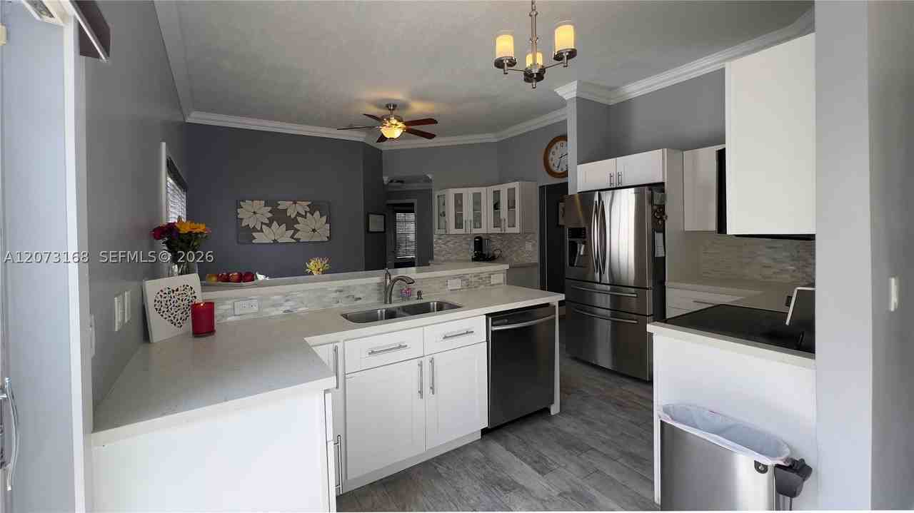 9000 Sw 215th Ter - Photo 2 of 13