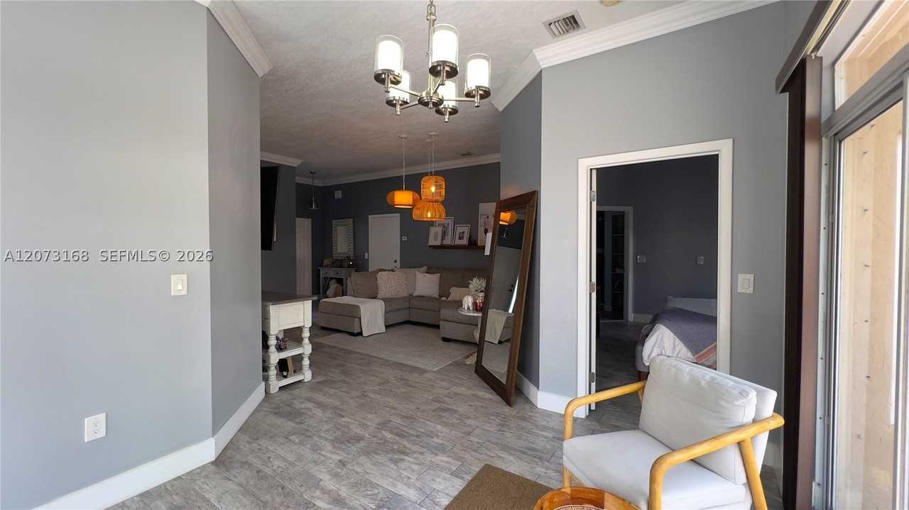 9000 Sw 215th Ter - Photo 5 of 13
