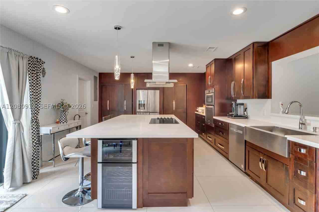 6353 Sw 29th St #0 - Photo 3 of 14