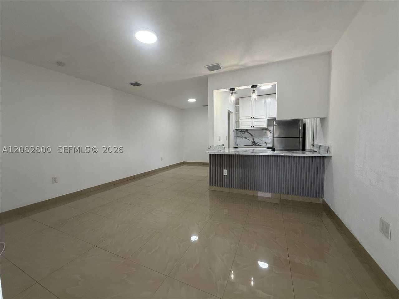 4885 Nw 4th St - Photo 6 of 13
