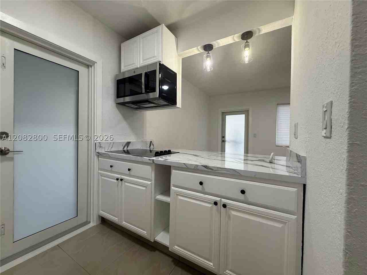 4885 Nw 4th St - Photo 7 of 13