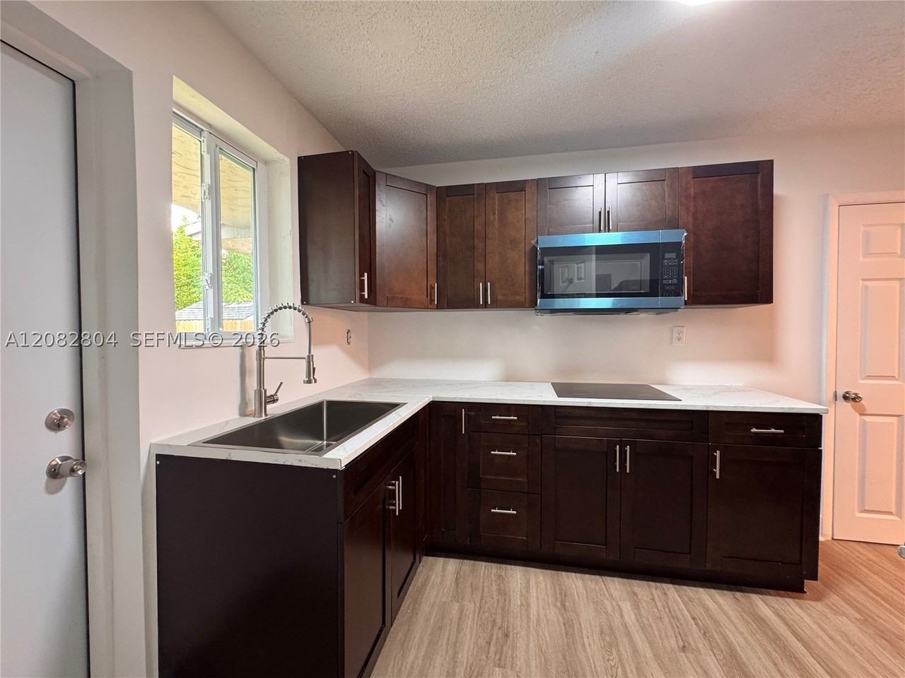 3632 Sw 87th Ave - Photo 4 of 15