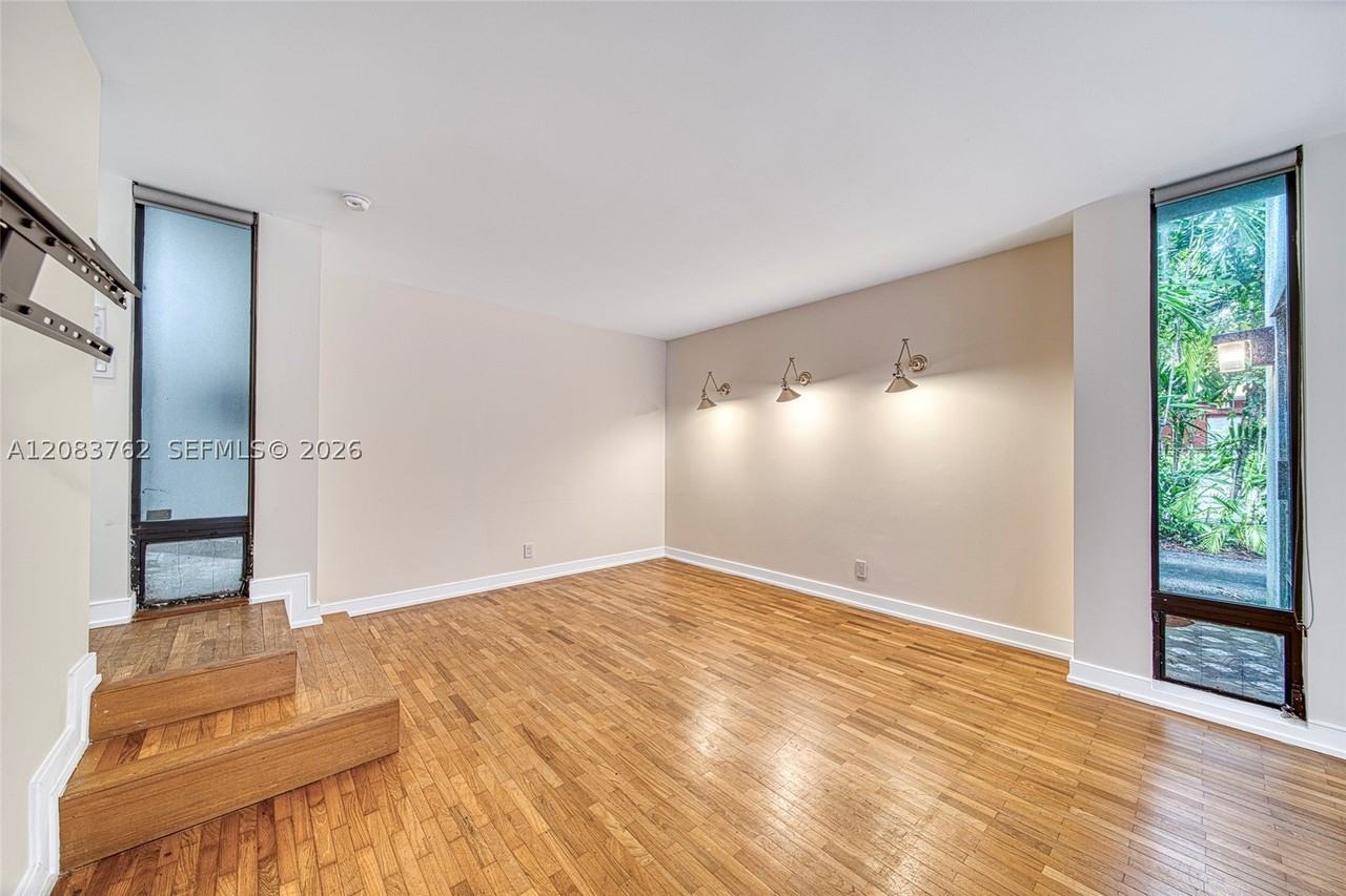 3028 Day Ave #3028 - Photo 5 of 29