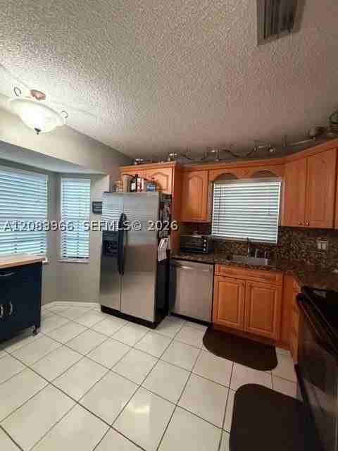 10726 Nw 11th St - Photo 3 of 10